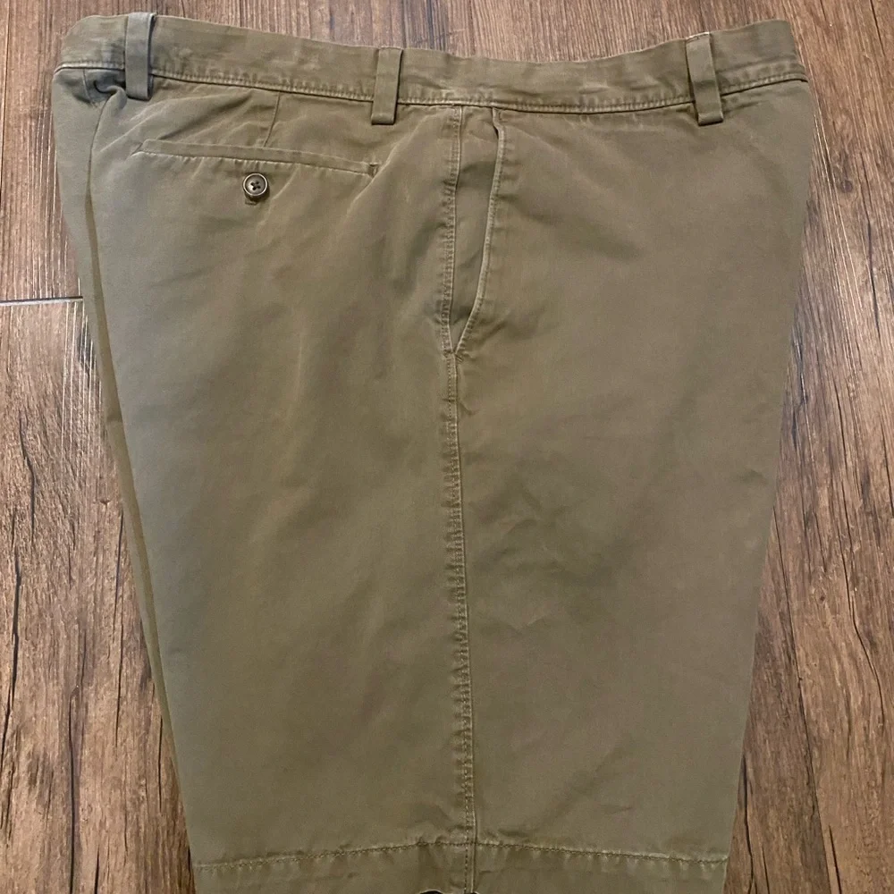 Banana Republic Men's Khaki Flat Front Shorts